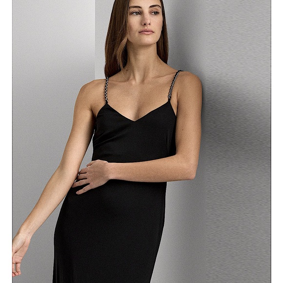 Lauren Ralph Lauren
Women's Chain-Strap Twisted-Back Gown. Worn once - Picture 2 of 5